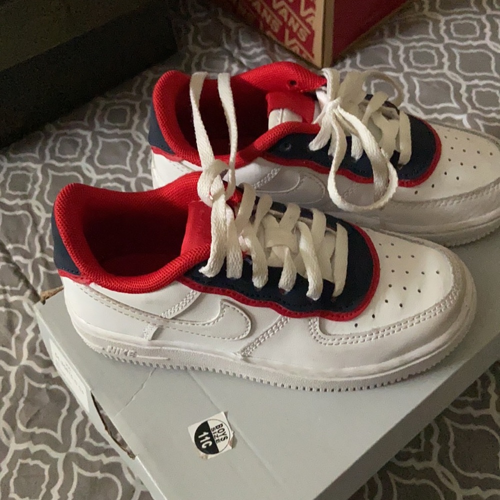Kids Nike size 11c